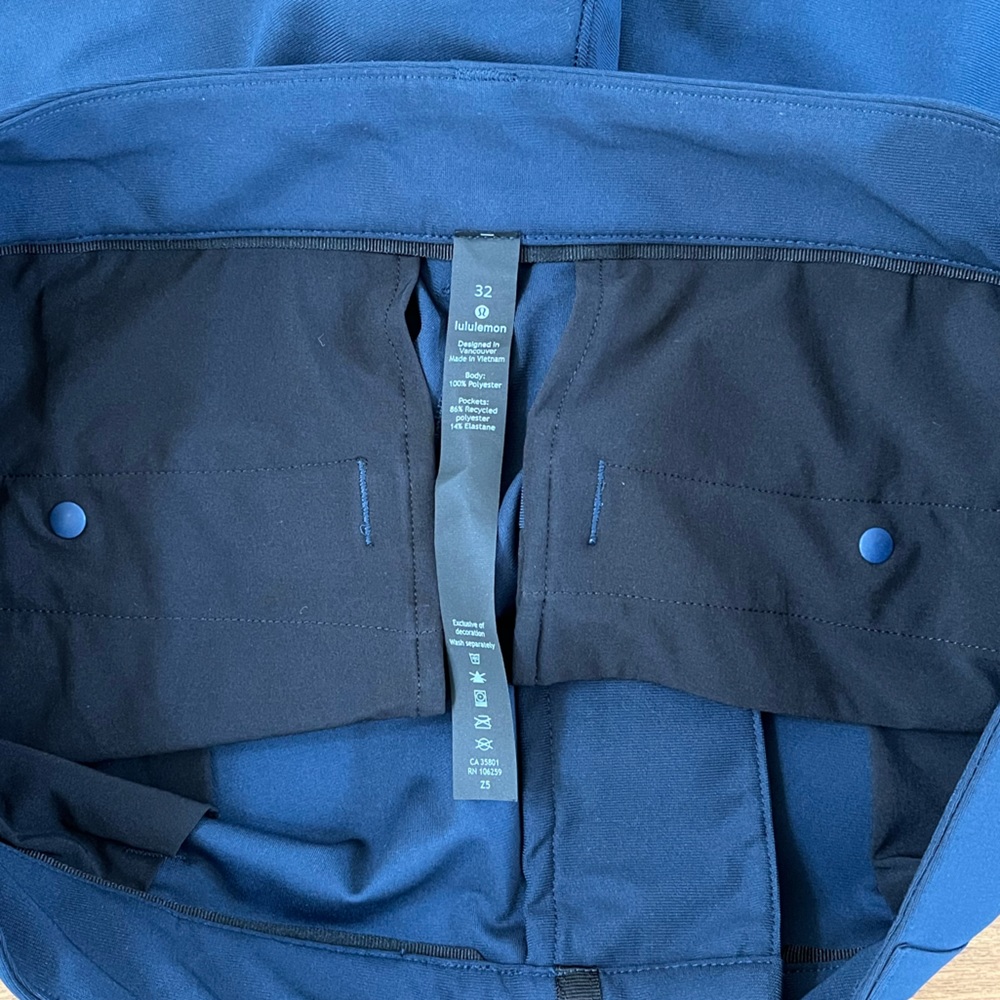 Lululemon Men’s Classic Fit Shorts Men’s 32 - Picture 4 of 4